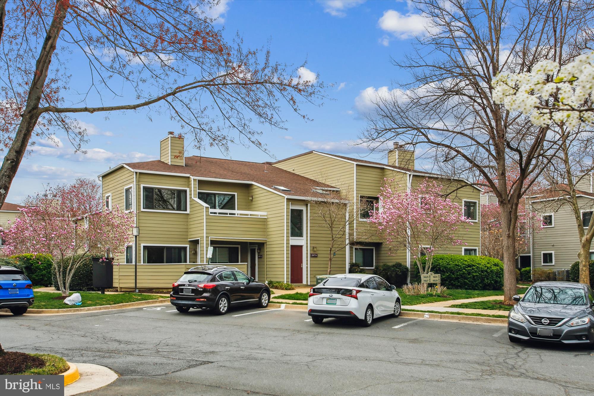 1925 Villaridge Drive Reston, VA 20191 - Photo 2 of 39 Gallery Image 2