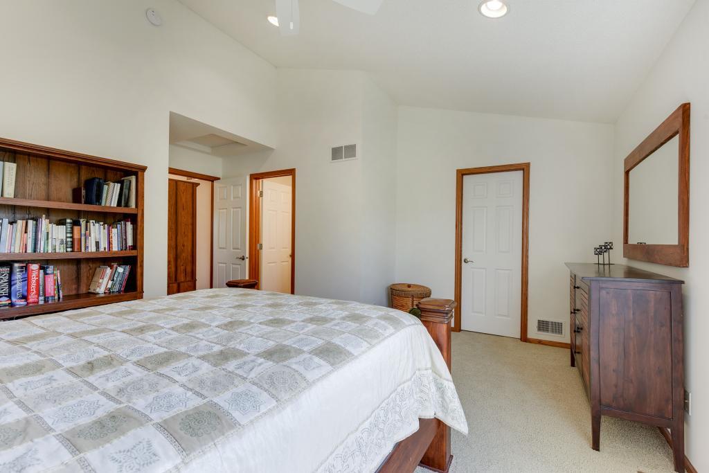 1666 Riverside Drive Shakopee, MN 55379 - Photo 13 of 20 Gallery Image 13