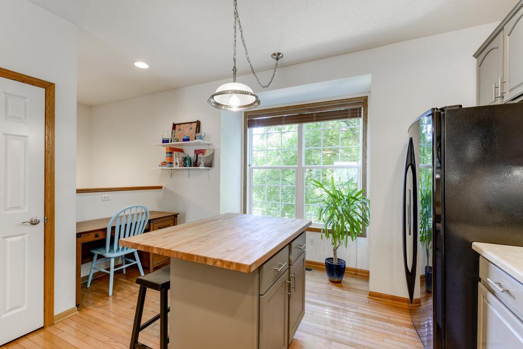1666 Riverside Drive Shakopee, MN 55379 - Photo 4 of 20 Gallery Image 4