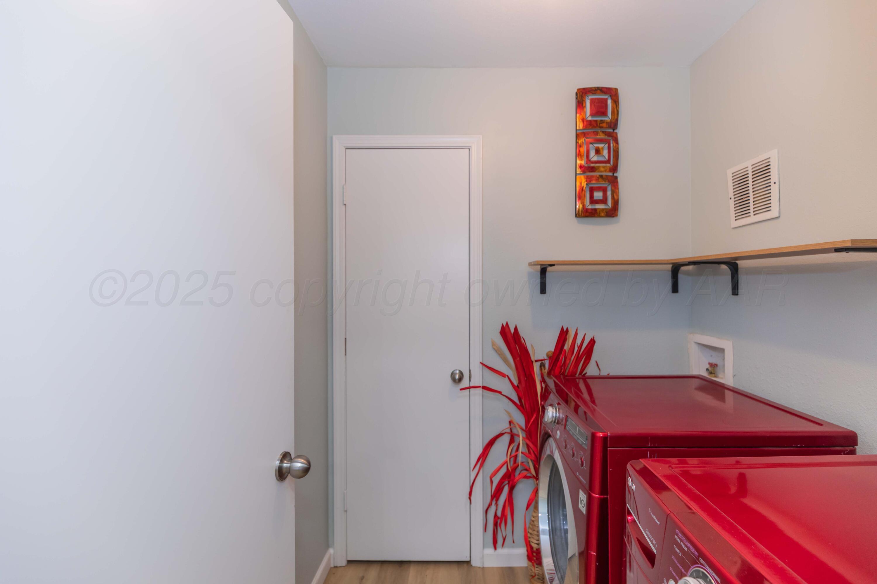 7912 Gerald Drive Amarillo, TX 79121 - Photo 37 of 45 a close up of a wall