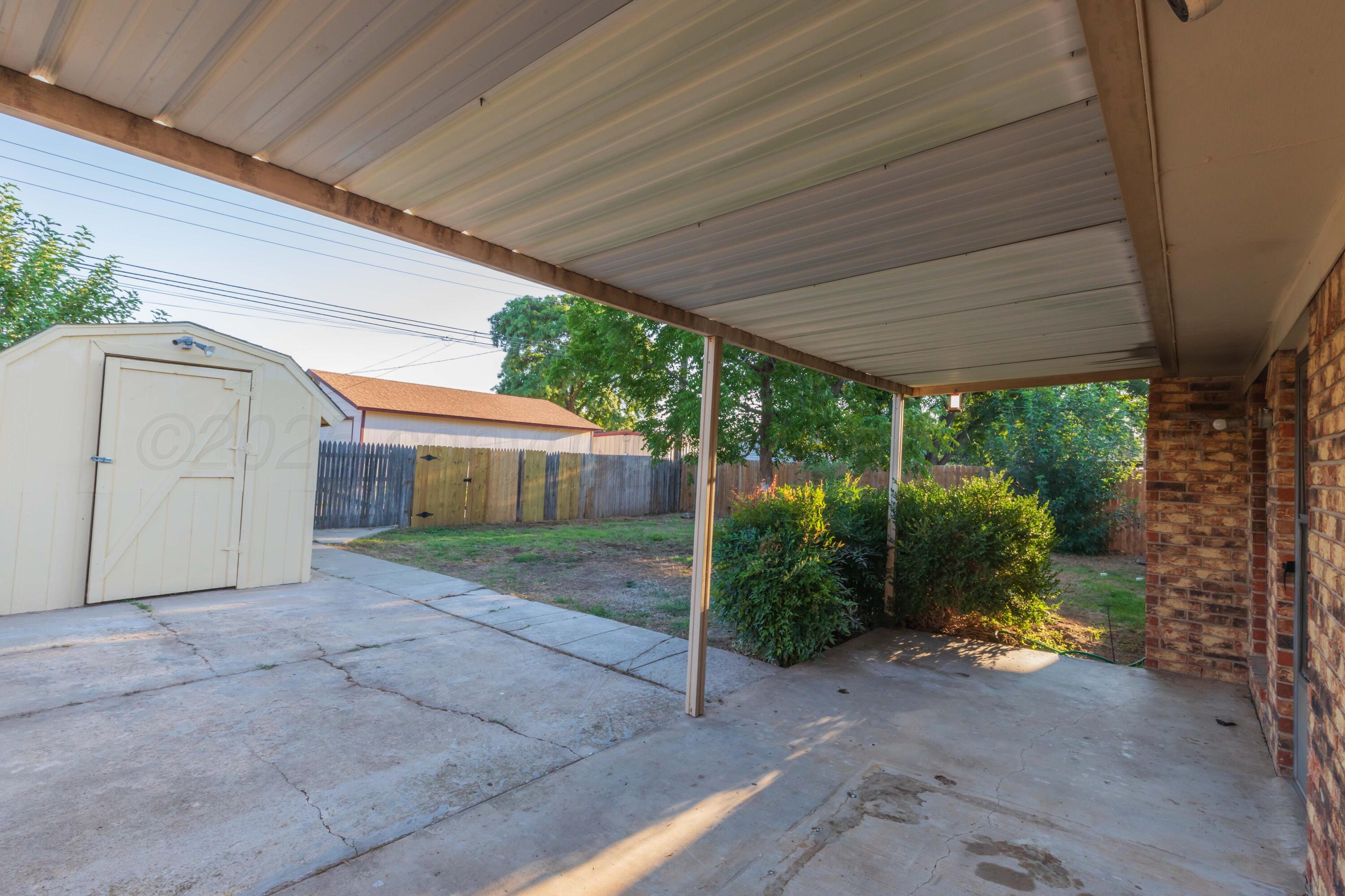 7912 Gerald Drive Amarillo, TX 79121 - Photo 38 of 45 a view of a small backyard