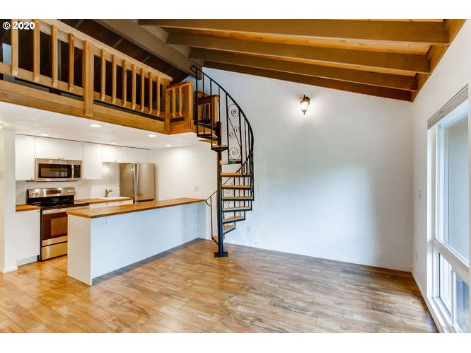 7720 Southwest Barnes Road, Unit B Portland, OR 97225 - Photo 5 of 22 Gallery Image 5