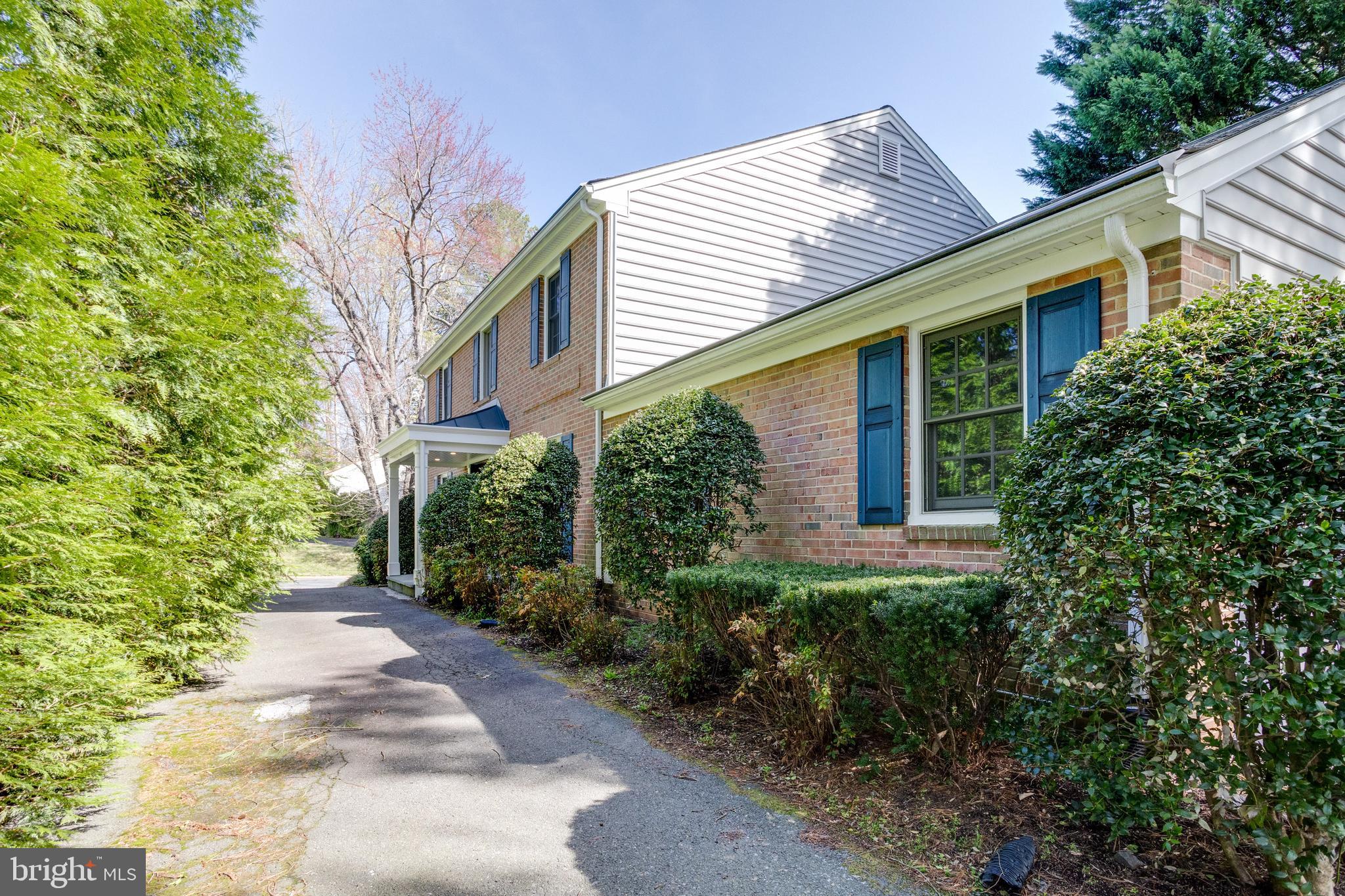 4417 Wakefield Chapel Road Annandale, VA 22003 - Photo 11 of 77