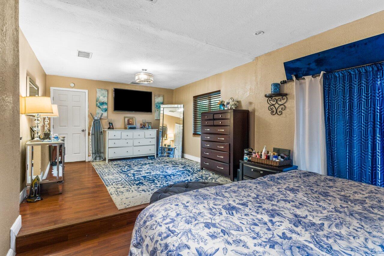 9714 Colorado Court Boca Raton, FL 33434 - Photo 18 of 28 main bedroom