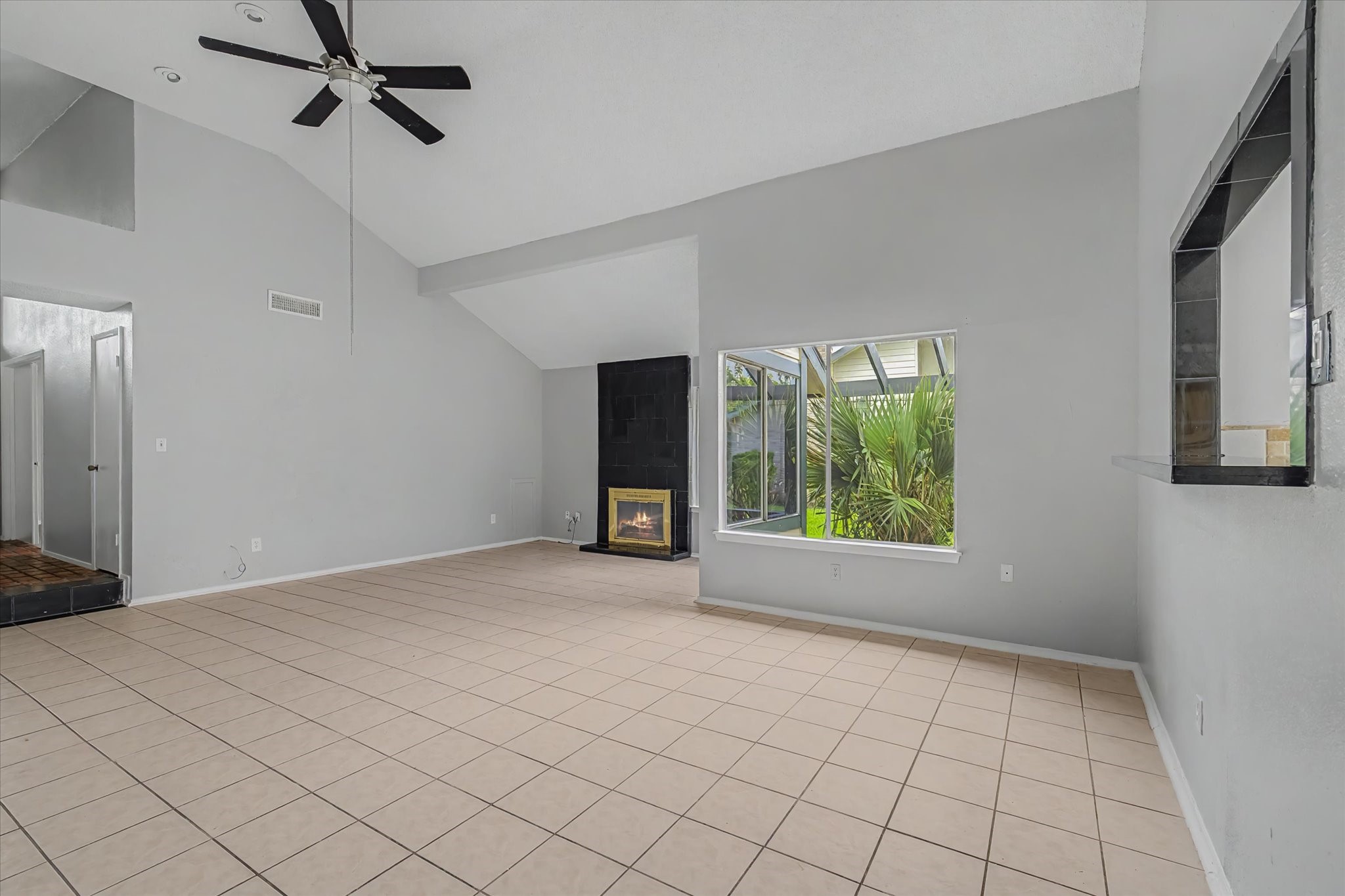 7330 South Dairy Ashford Road Houston, TX 77072 - Photo 5 of 33 a view of an empty room with a window