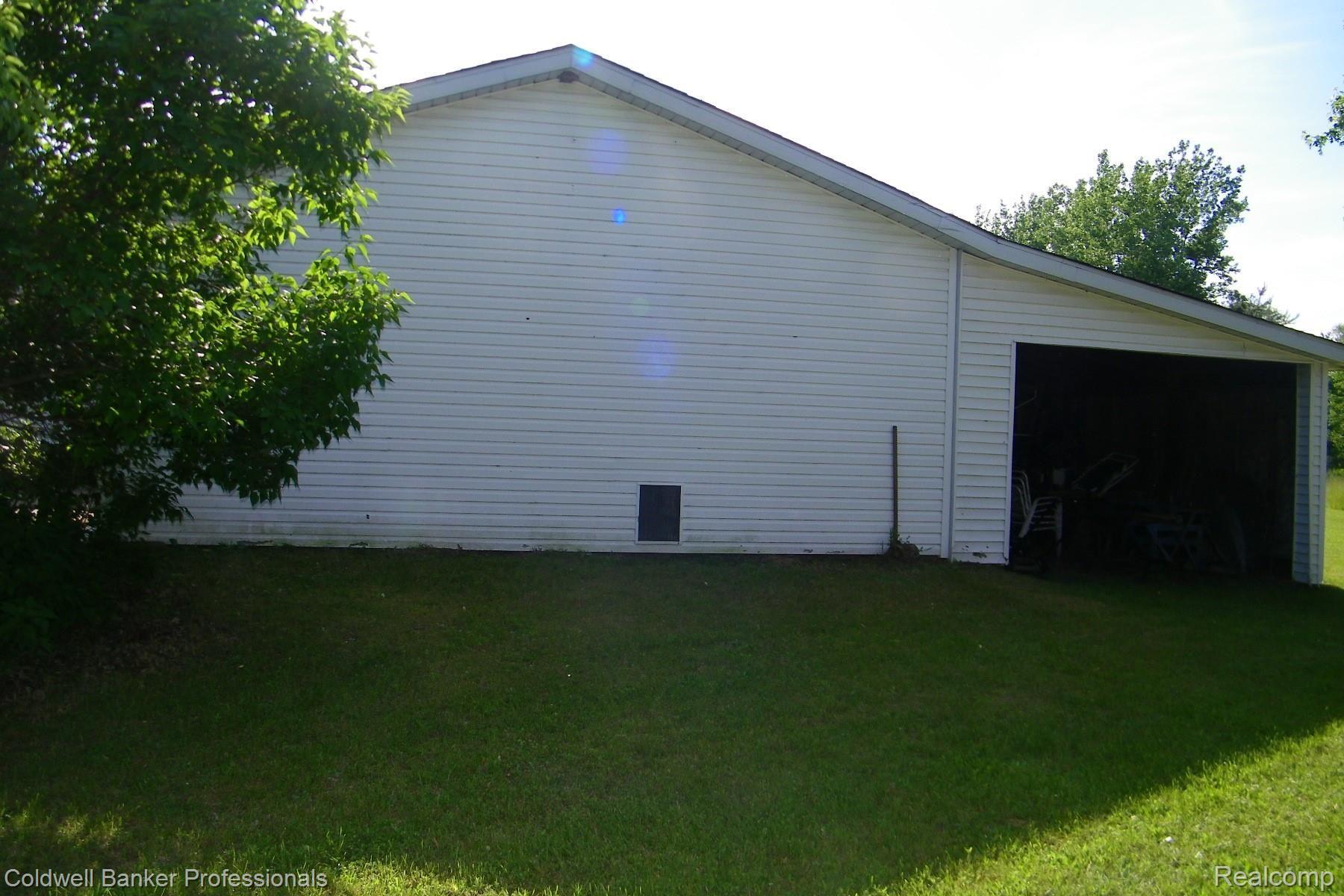 3199 Castle Road North Branch, MI 48461 - Photo 25 of 26 000_0079.jpg