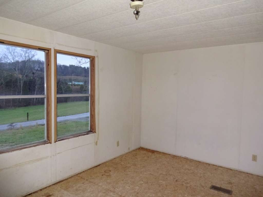 630 Hawk Hollow Road Greeneville, TN 37743 - Photo 8 of 18 Photo 8