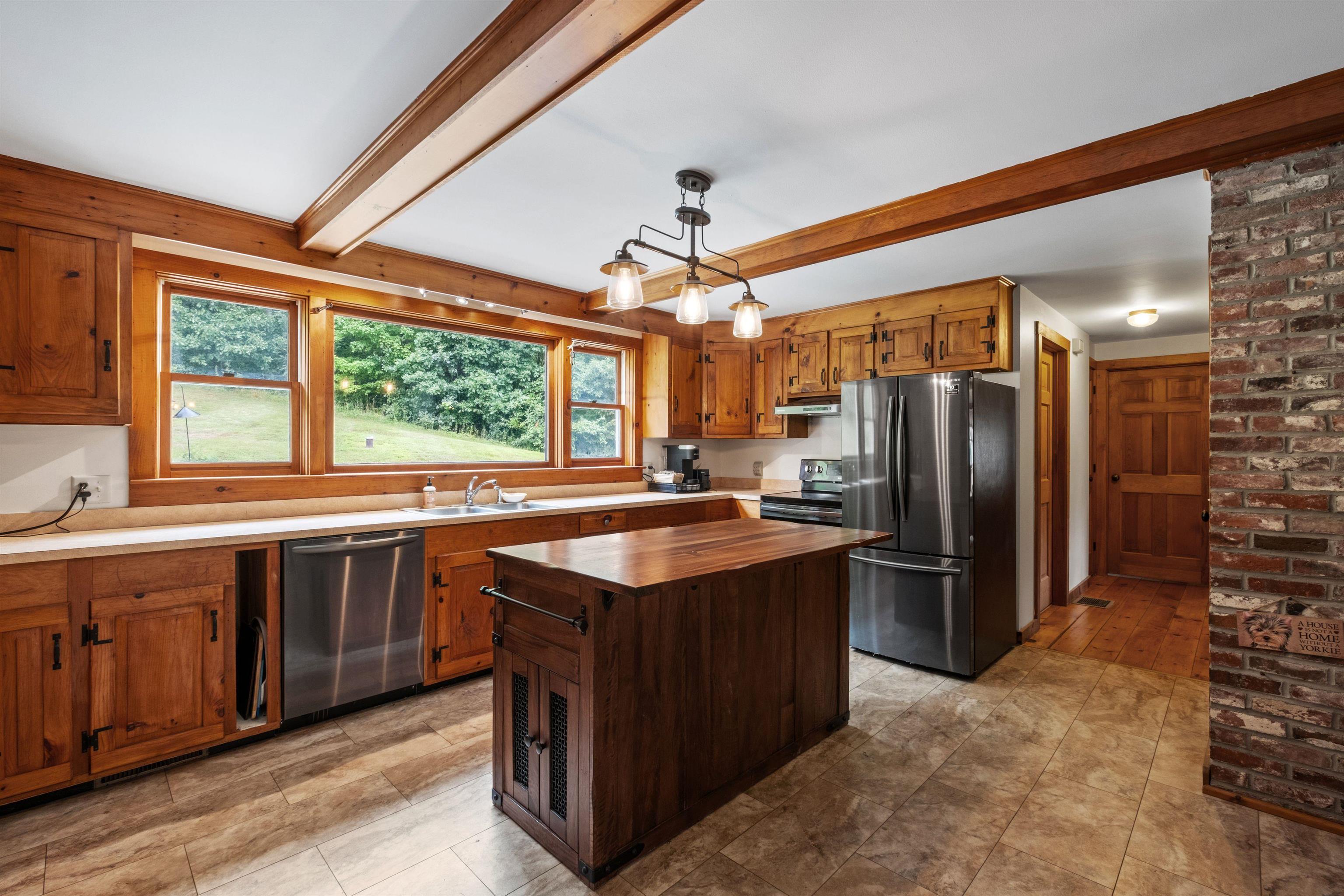 2398 Hopkinton Road Hopkinton, NH 03229 - Photo 3 of 40