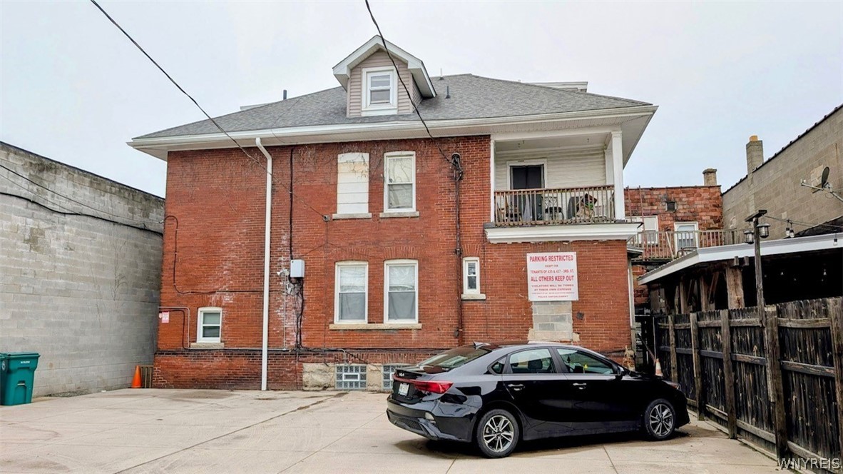 435 3rd Street Niagara Falls, NY 14301 - Photo 4 of 34