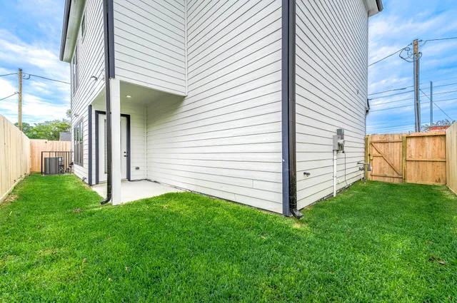 a picture of a very nice looking room