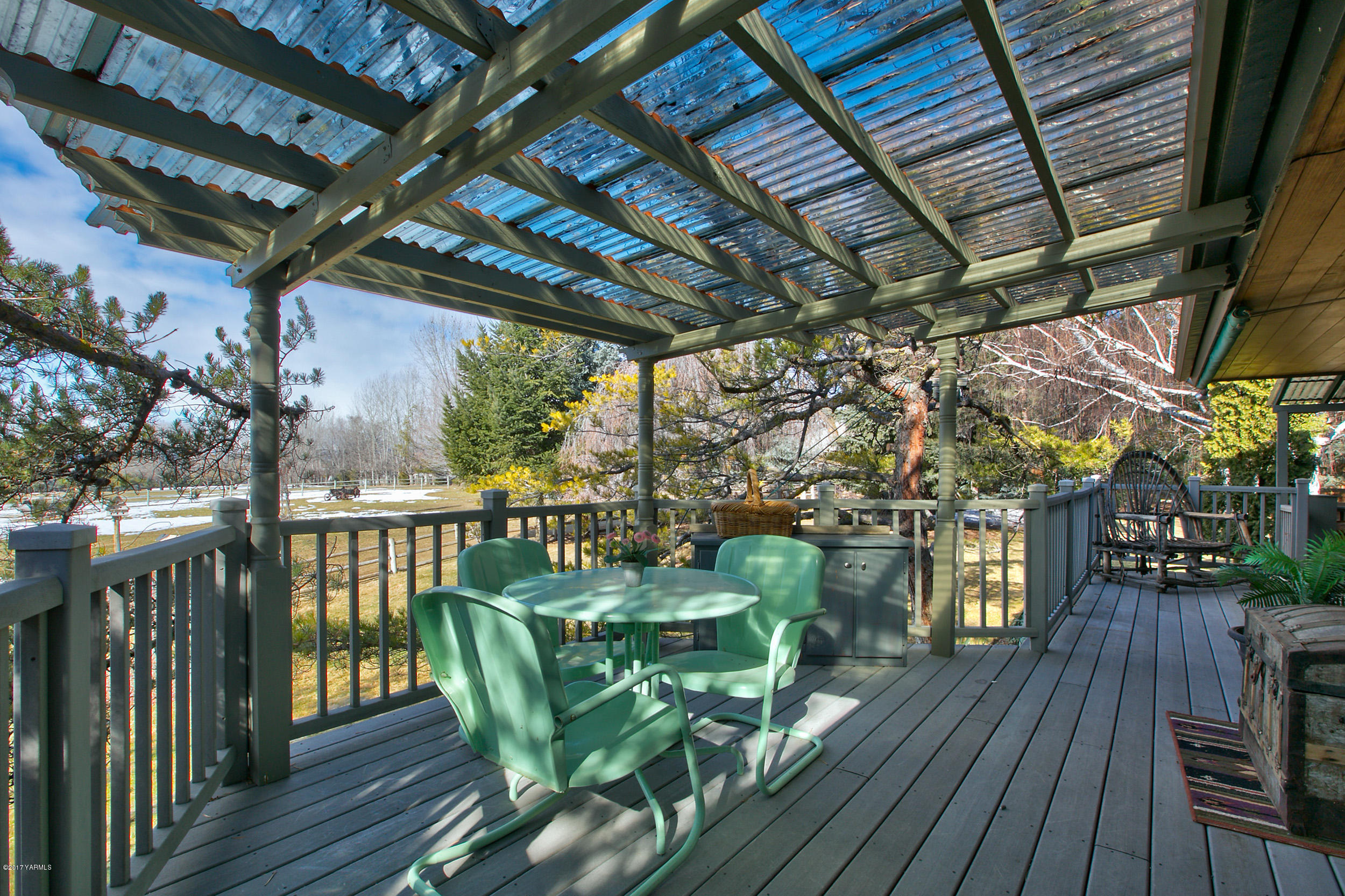 7503 Bittner Road Yakima, WA 98901 - Photo 21 of 31 a view of balcony with furniture