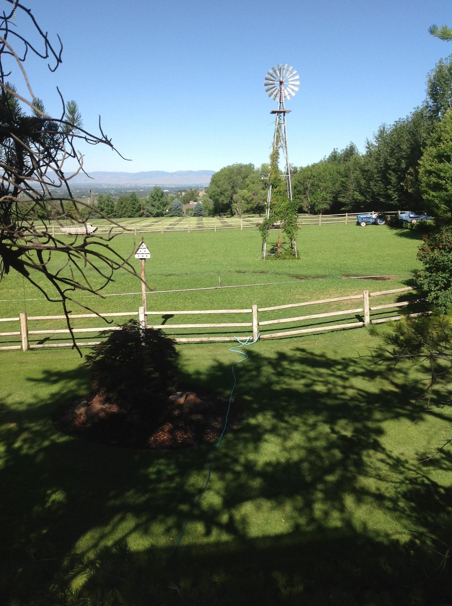 7503 Bittner Road Yakima, WA 98901 - Photo 26 of 31 a view of a lake