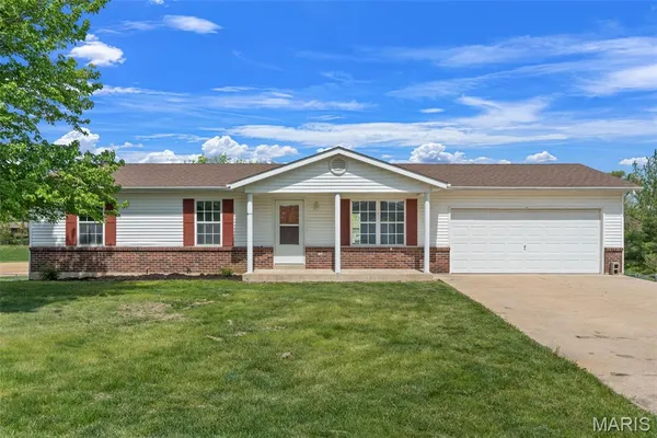 $295,000 | 907 Westbrook Drive, Warrenton, MO 63383