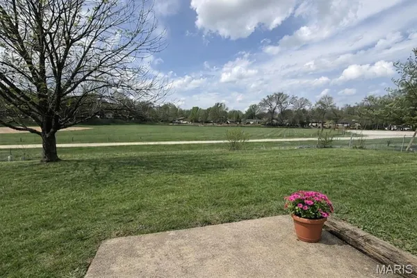 $295,000 | 907 Westbrook Drive, Warrenton, MO 63383