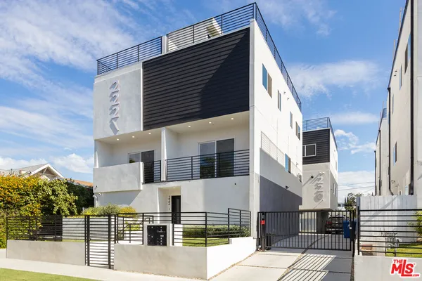 $4,900 | 220 1/2 North Coronado Street, Los Angeles, CA 90026