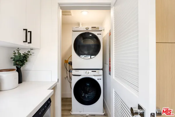 $4,900 | 220 1/2 North Coronado Street, Los Angeles, CA 90026