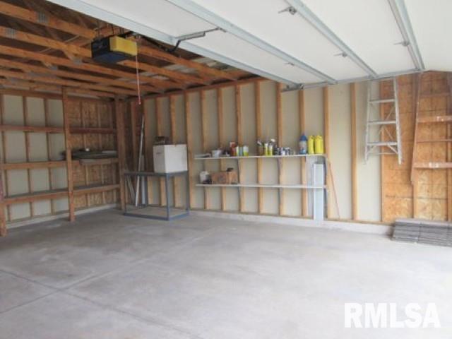 2013 4th Street Moline, IL 61265 - Photo 29 of 33 Gallery Image 29
