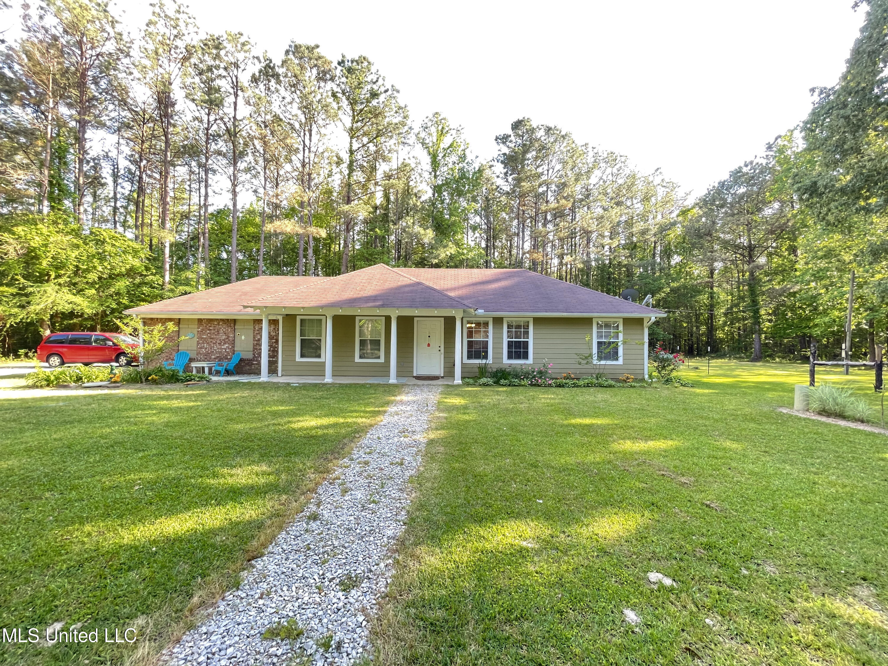 1048 Coal Bluff Road Lena, MS 39094 - Photo 1 of 20 IMG_1915