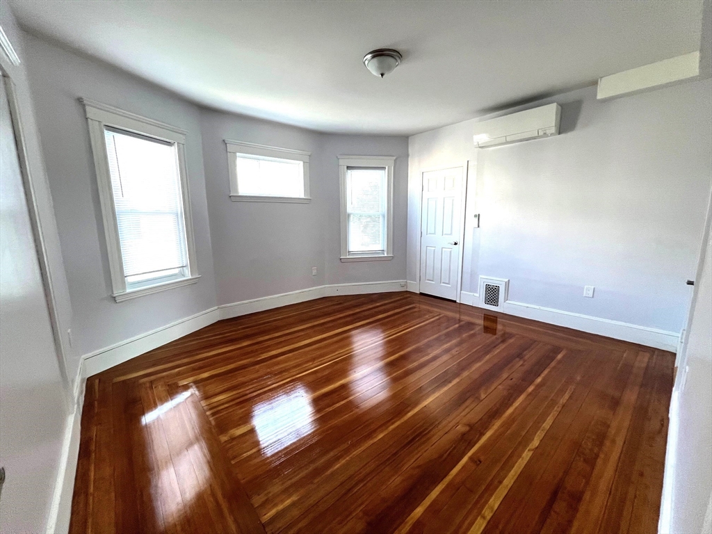 26 Howes, Unit 3 Boston, MA 02125 - Photo 5 of 12
