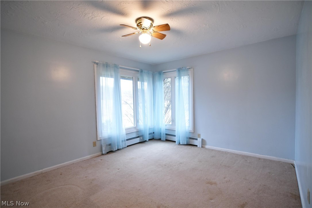4386 Reimer Road Barberton, OH 44203 - Photo 18 of 35 Bedroom #3 Pretty corner windows