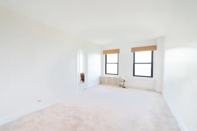 $285,000 | 5300 South Shore Drive, Unit 111, Chicago, IL 60615