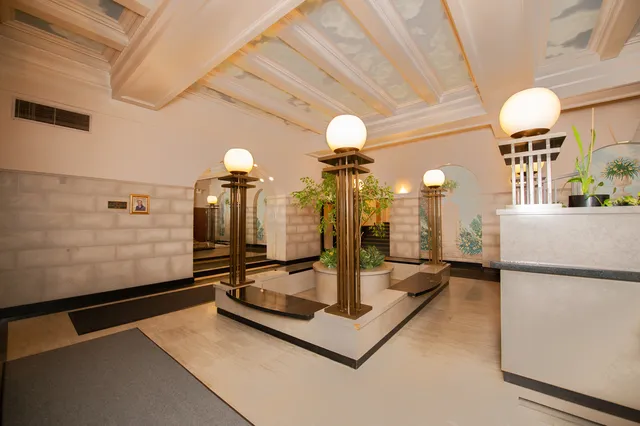 $285,000 | 5300 South Shore Drive, Unit 111, Chicago, IL 60615