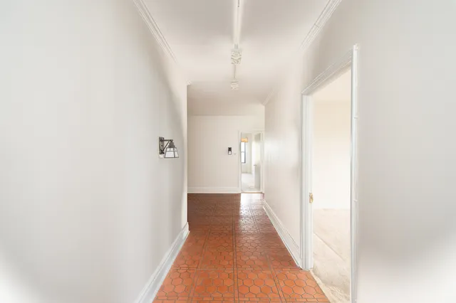 $285,000 | 5300 South Shore Drive, Unit 111, Chicago, IL 60615