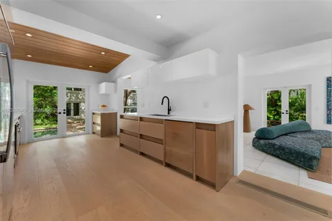 $5,750,000 | 5812 Alton Road, Miami Beach, FL 33140
