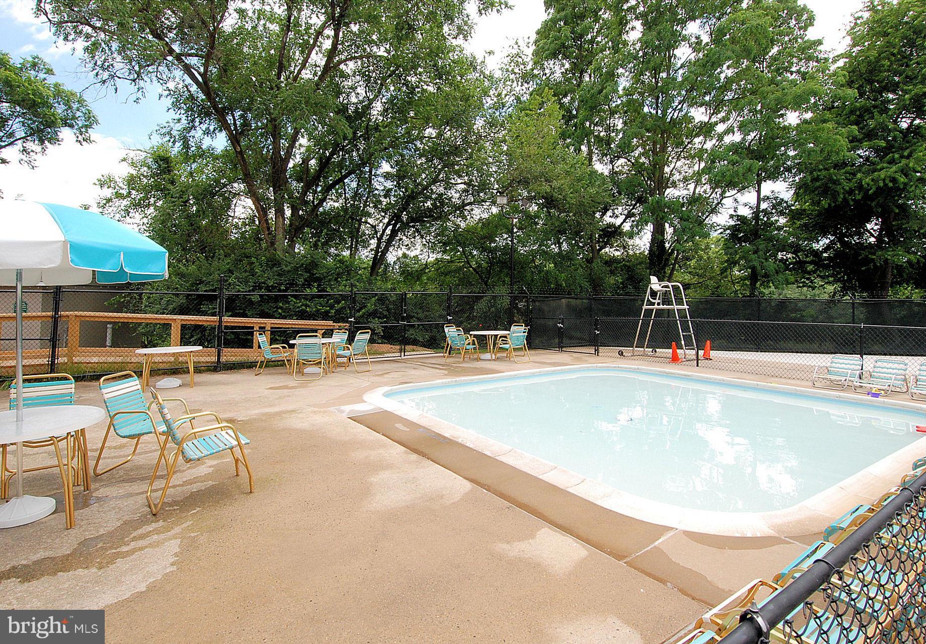 9921 Vale Road Vienna, VA 22181 - Photo 27 of 30 Lakevale Pool