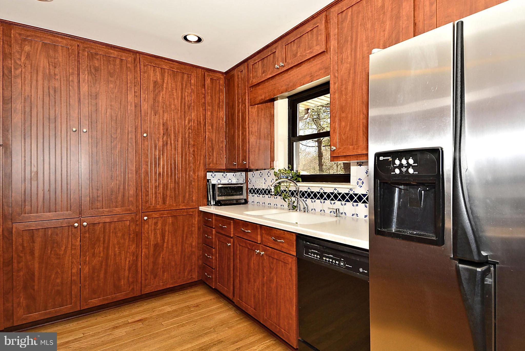 9921 Vale Road Vienna, VA 22181 - Photo 4 of 30 Kitchen