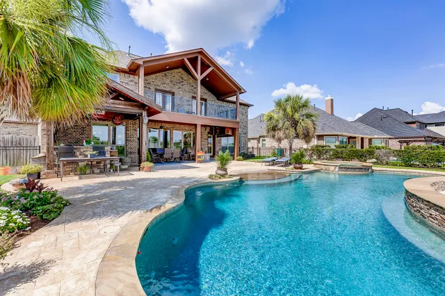 $849,900 | 108 Waterstone Drive, Montgomery, TX 77356