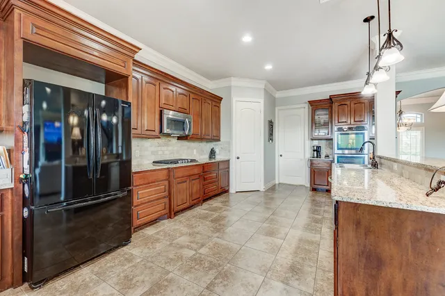 $849,900 | 108 Waterstone Drive, Montgomery, TX 77356