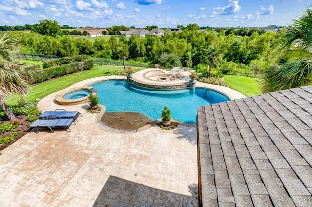 $849,900 | 108 Waterstone Drive, Montgomery, TX 77356