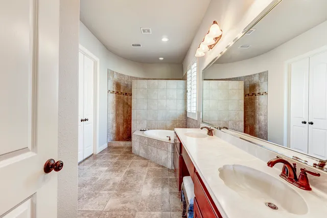 $849,900 | 108 Waterstone Drive, Montgomery, TX 77356