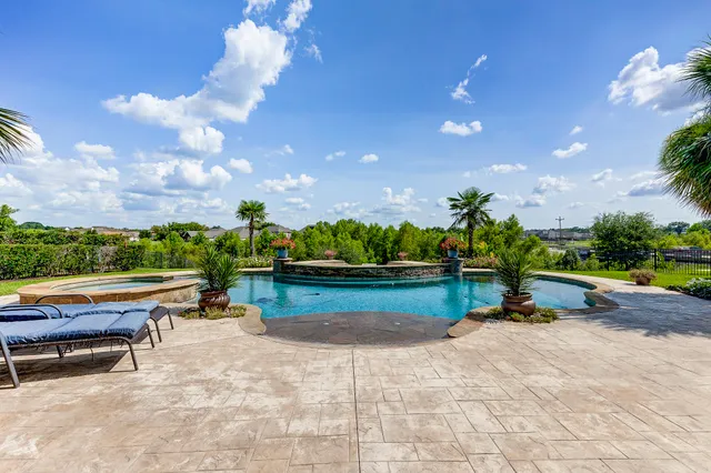 $849,900 | 108 Waterstone Drive, Montgomery, TX 77356