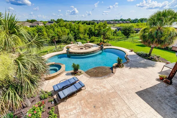 $849,900 | 108 Waterstone Drive, Montgomery, TX 77356