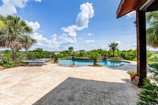 $849,900 | 108 Waterstone Drive, Montgomery, TX 77356