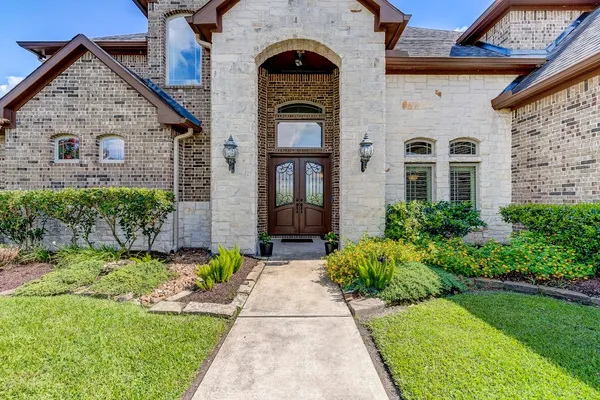 $849,900 | 108 Waterstone Drive, Montgomery, TX 77356