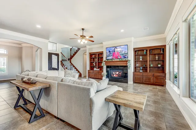 $849,900 | 108 Waterstone Drive, Montgomery, TX 77356