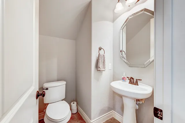 $849,900 | 108 Waterstone Drive, Montgomery, TX 77356