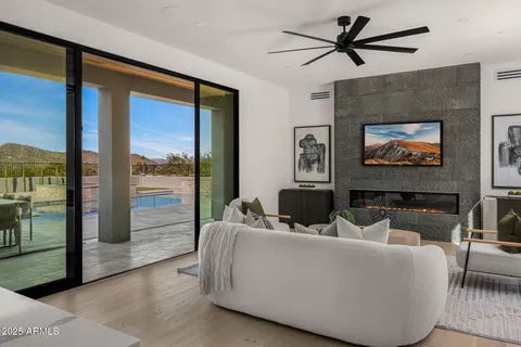 $6,950,000 | 5355 East Desert Vista Road, Paradise Valley, AZ 85253