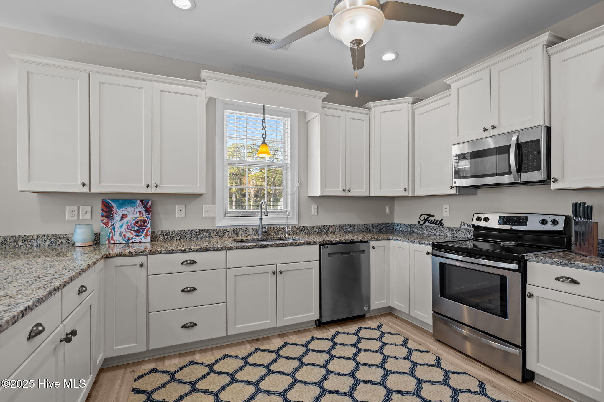 1807 Olde Farm Road Morehead City, NC 28557 - Photo 5 of 53 Kitchen