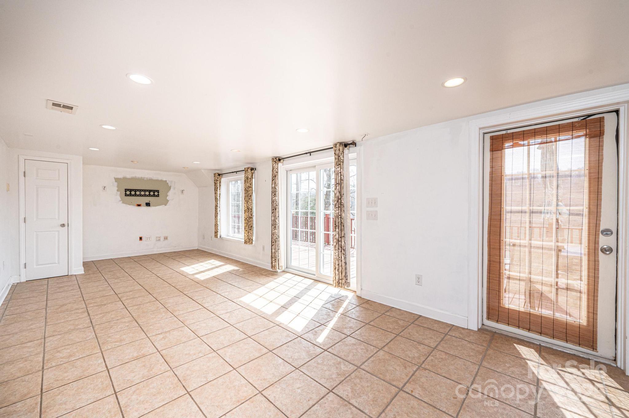4846 Midway Sand Road Hickory, NC 28601 - Photo 17 of 48 a view of an empty room and window