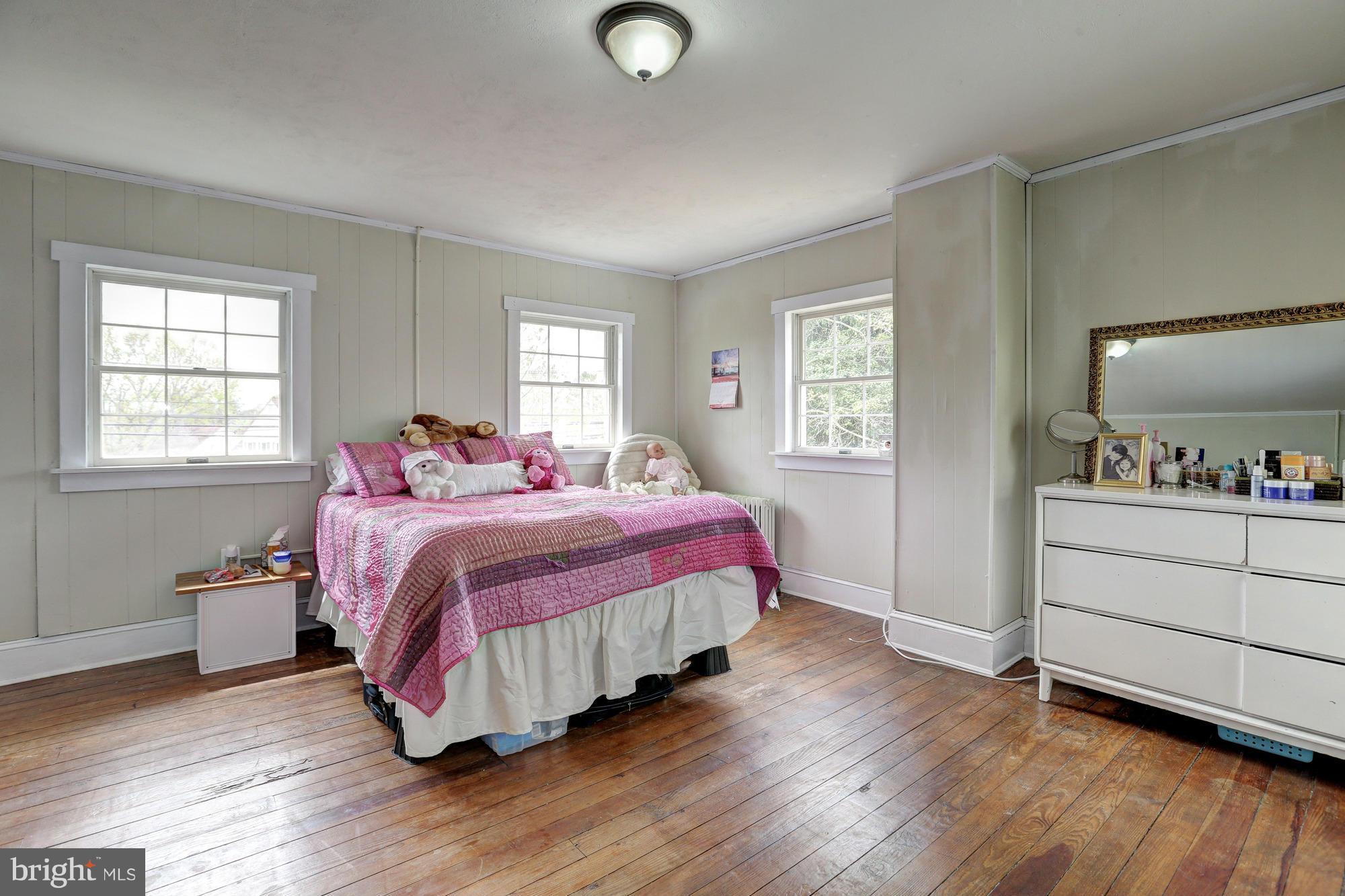 9901 Glen Road Potomac, MD 20854 - Photo 19 of 24 Bedroom