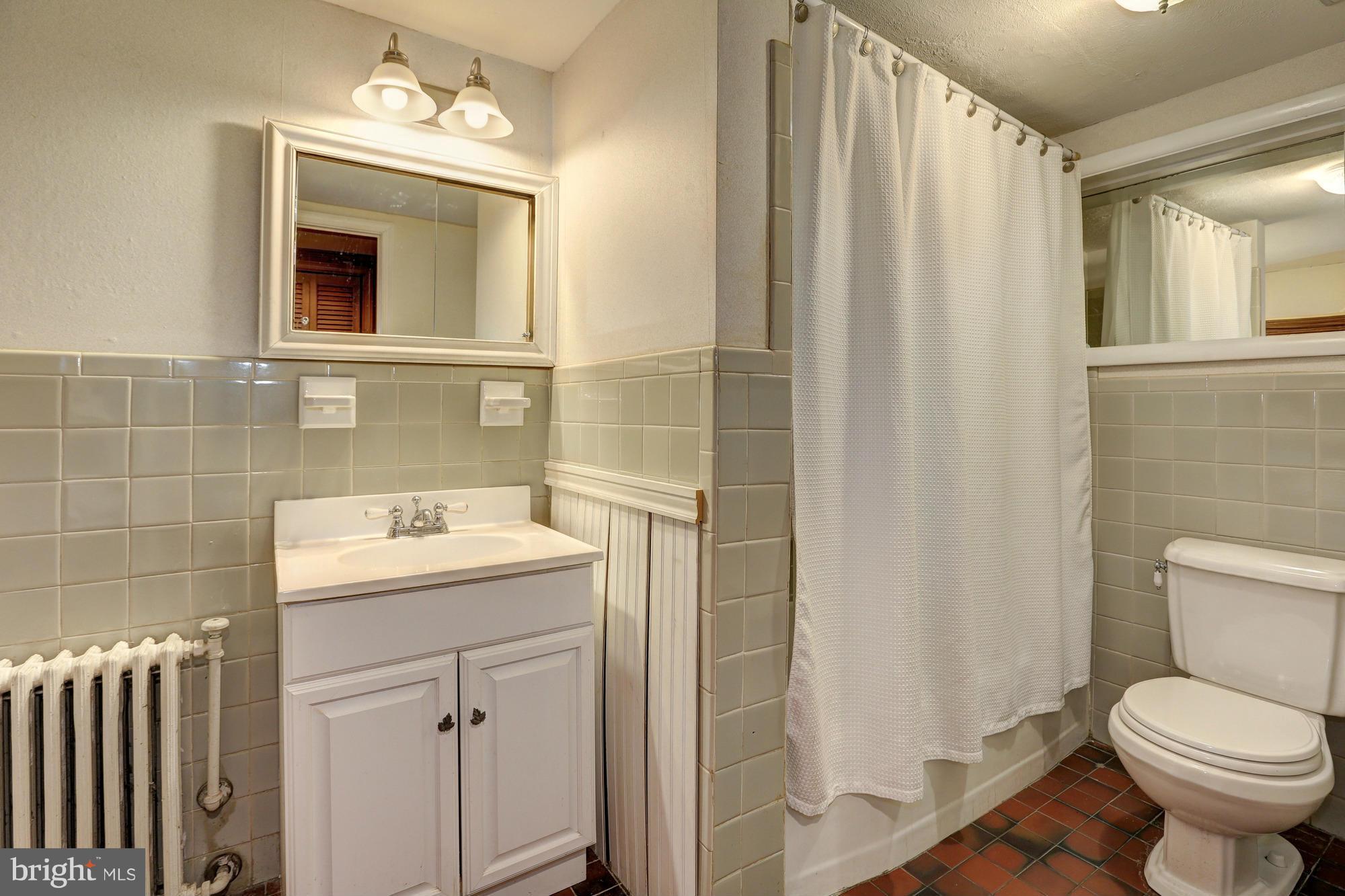 9901 Glen Road Potomac, MD 20854 - Photo 21 of 24 Bath