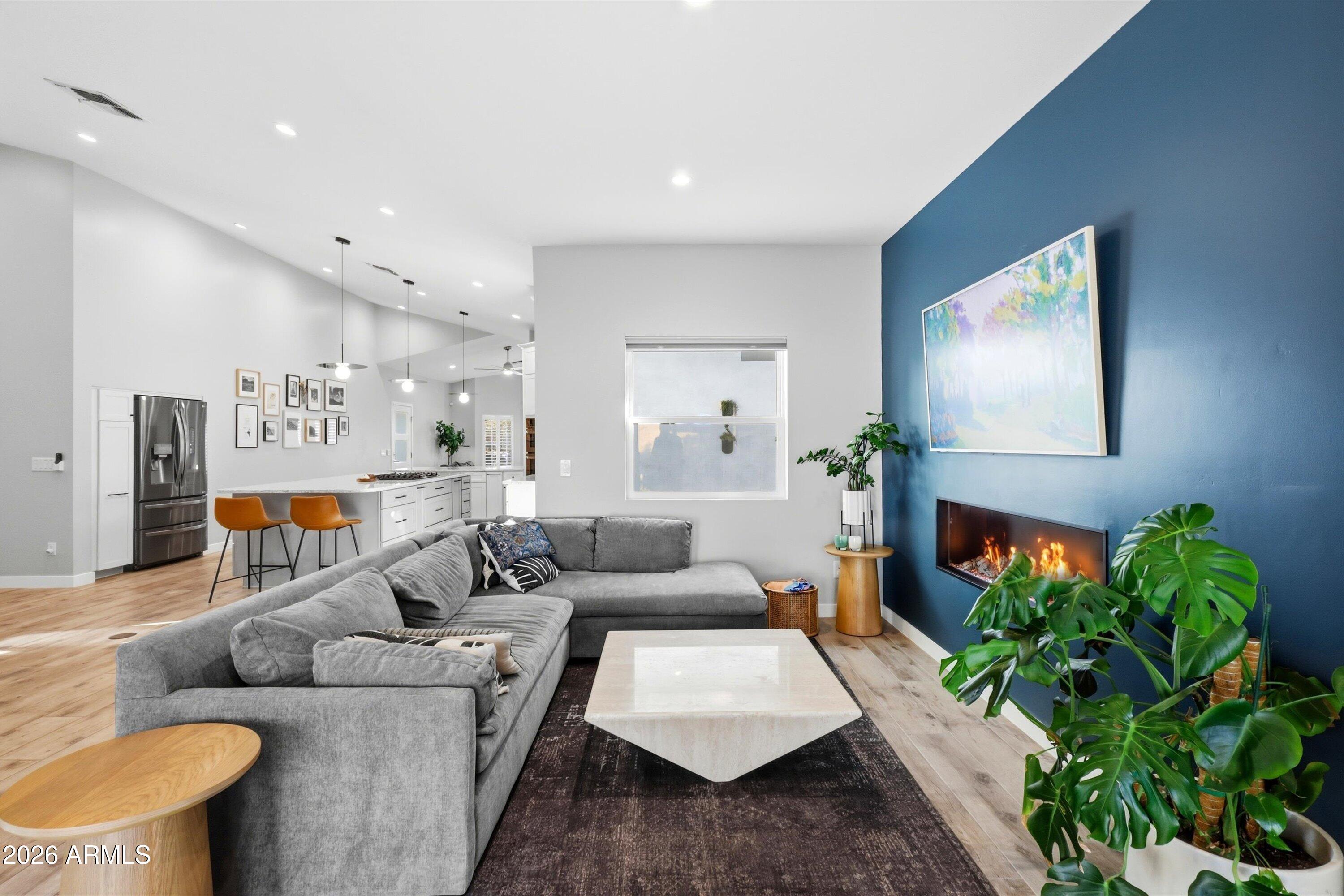 406 West Colter Street Phoenix, AZ 85013 - Photo 8 of 52 07-IMG_2631_with_fire