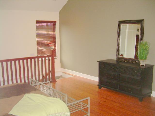 1096 Perry Street Columbus, OH 43201 - Photo 5 of 8