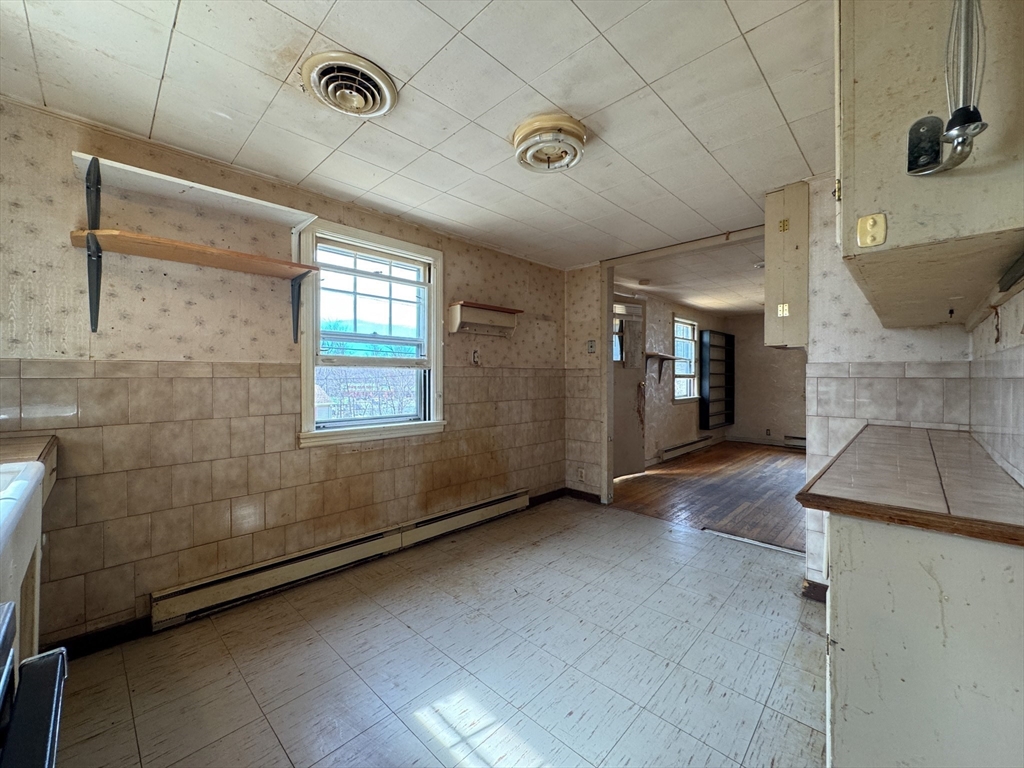 52 Harrison Avenue Auburn, MA 01501 - Photo 13 of 29