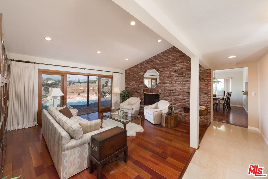 15671 Royal Ridge Road Sherman Oaks, CA 91403 - Photo 3 of 31