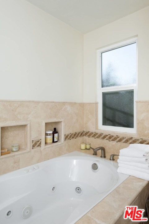 15671 Royal Ridge Road Sherman Oaks, CA 91403 - Photo 26 of 31
